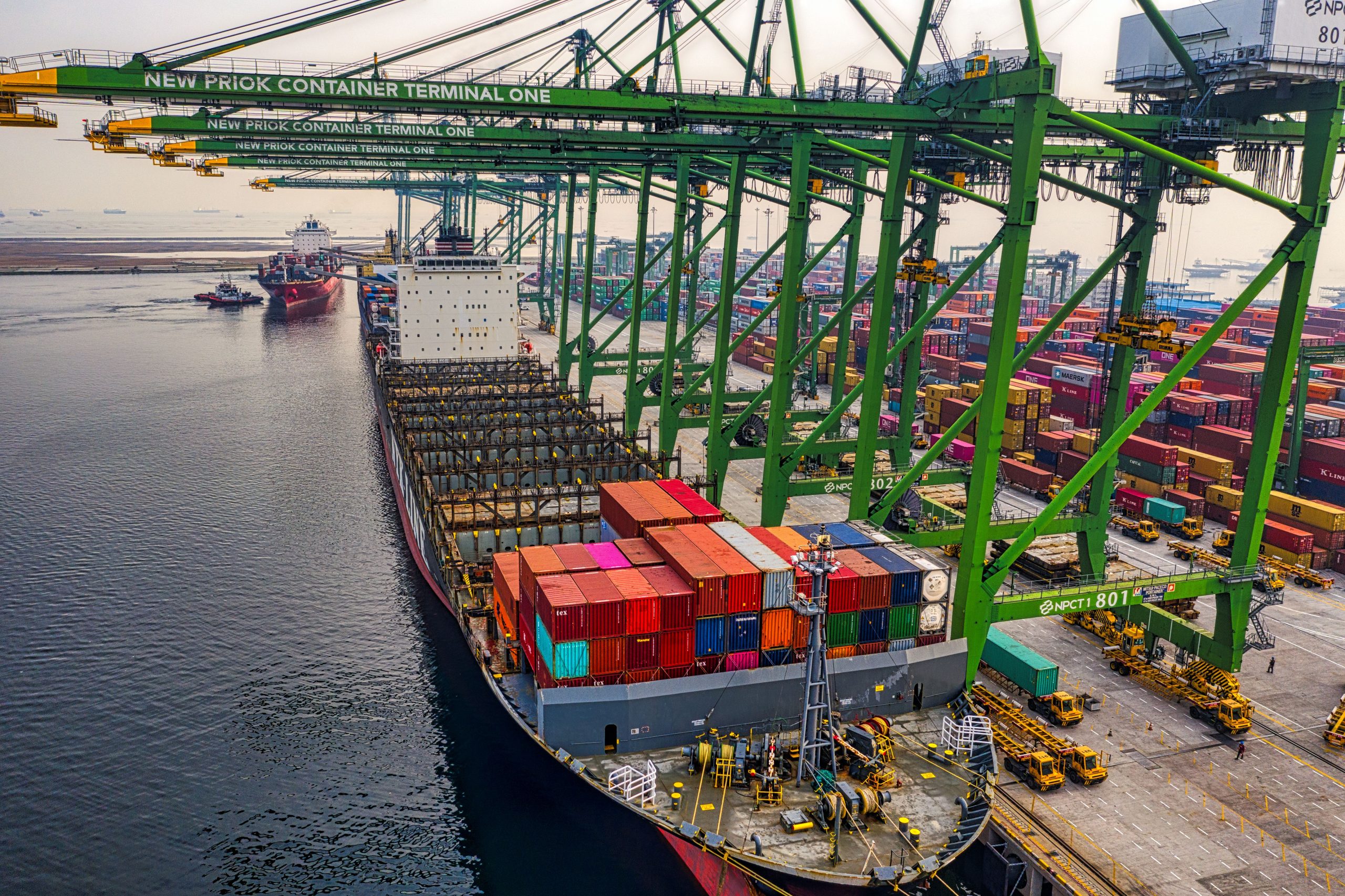 A successful petrochemical import starts with reliable suppliers, proper logistics, and careful planning to ensure safe and efficient international trade